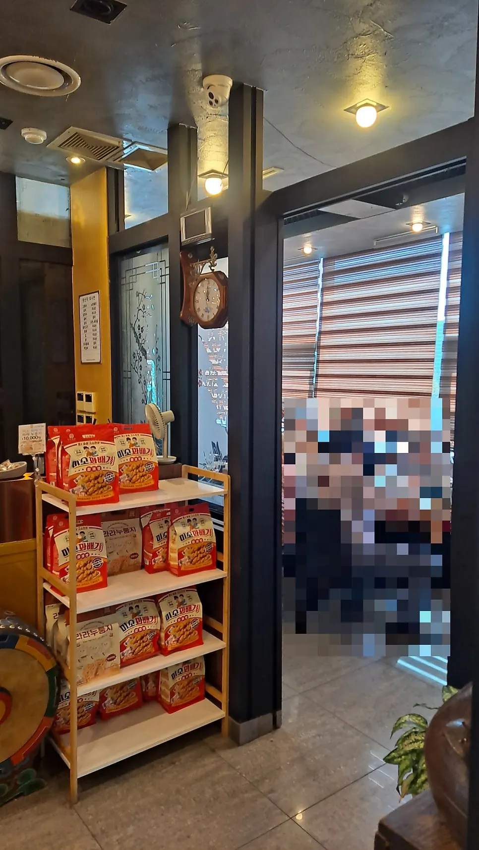 Open, airy atmosphere in the Korean restaurant hall