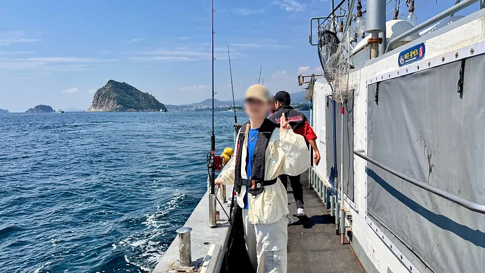 계절별 어종을 노리는 제주 바다 낚시 현장