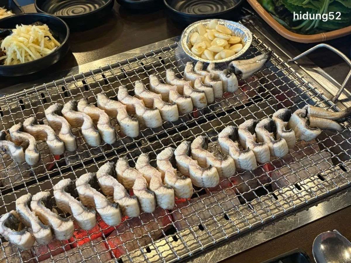Par-grilled eel set on the grill