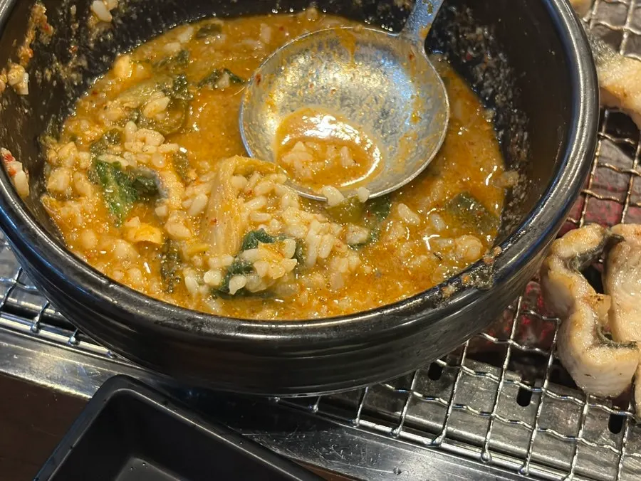 Eel soup placed on the grill