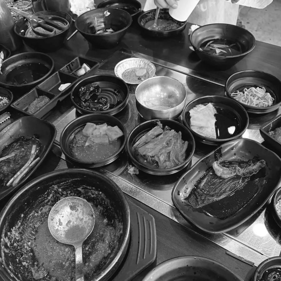 Finished grilled eel table setting at Yuil Jangeo