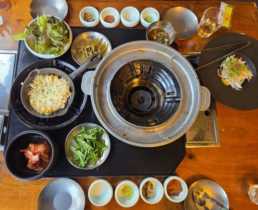 Gwangseonjip basic side dish spread