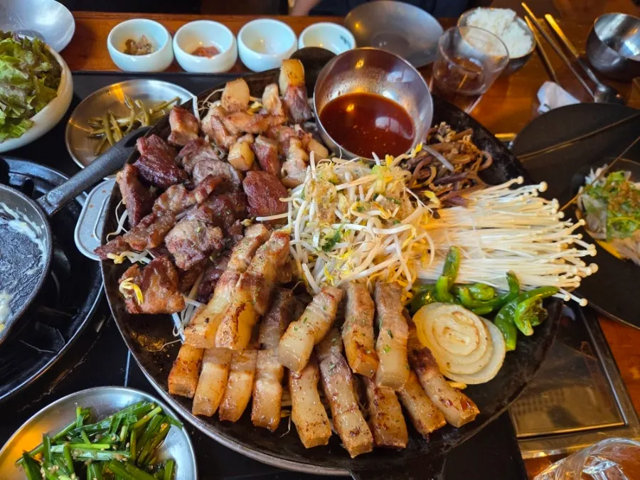 Gwangseonjip mixed platter served fully cooked