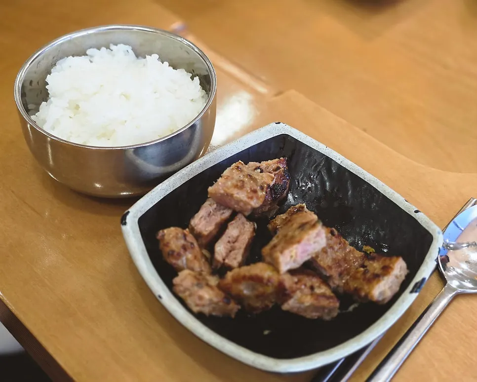 Eel tteokgalbi on the charcoal grill