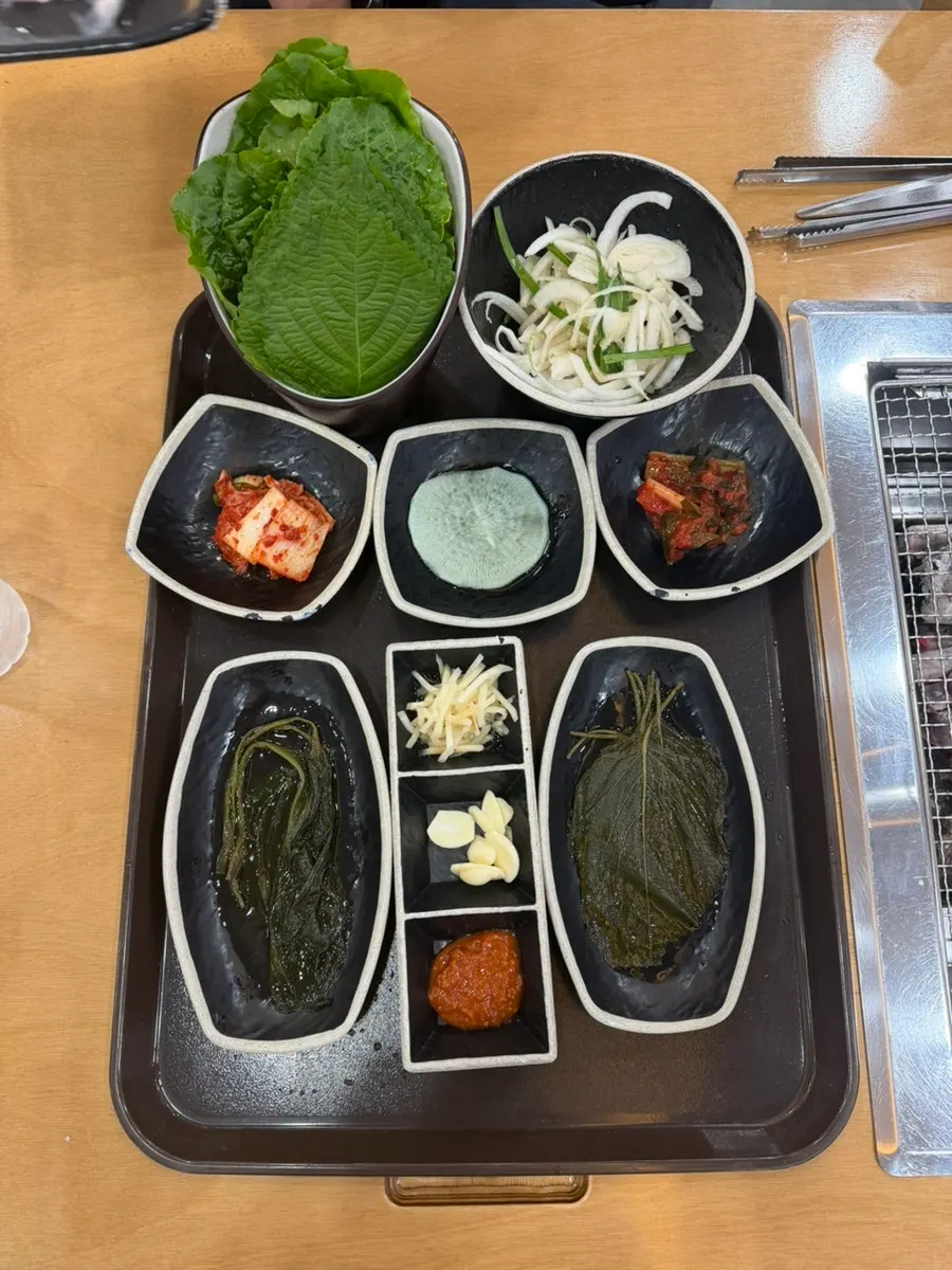 저녁 시간 손님이 많은 2층 홀