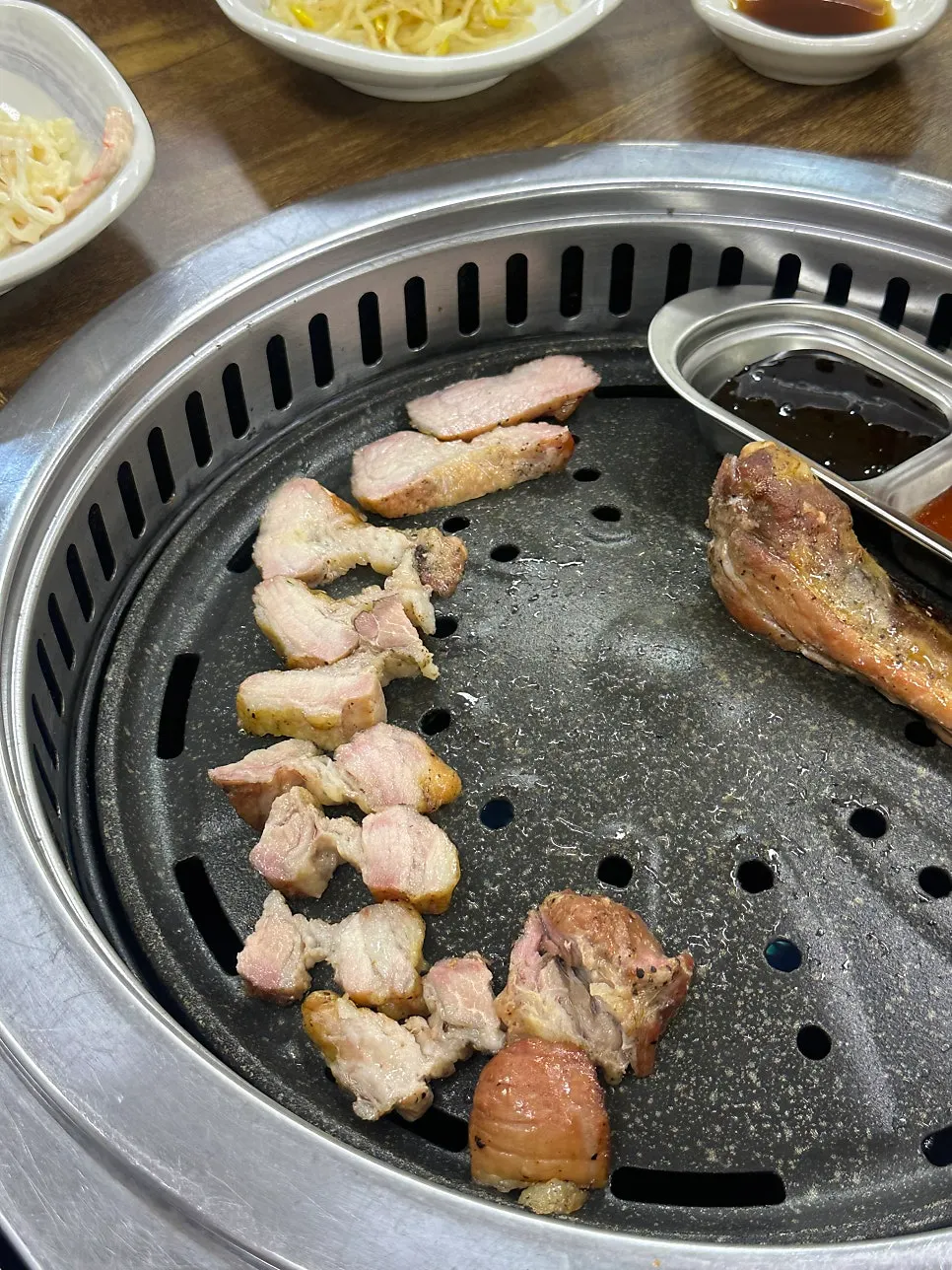 한 마리씩 나오는 뽈락구이