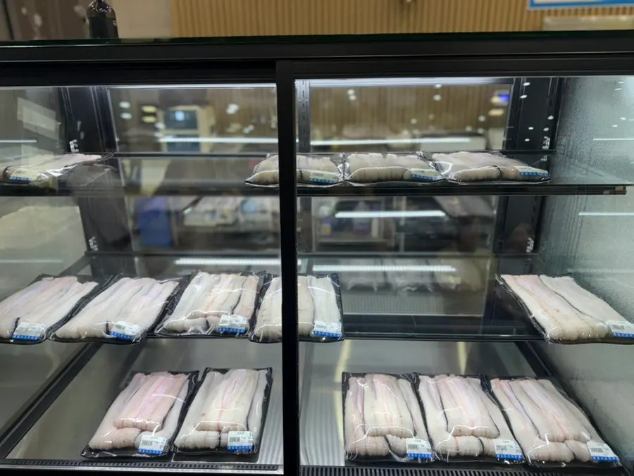 First floor of Deokeun Jangeo Gwangyang Branch where eel is sold