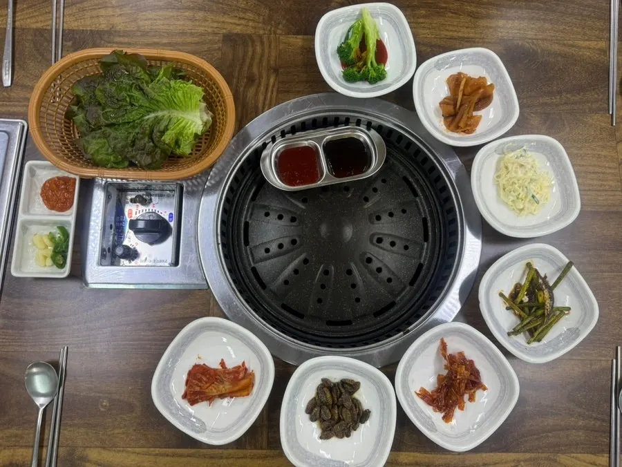 항아리반반세트와 함께 나온 밑반찬 한상