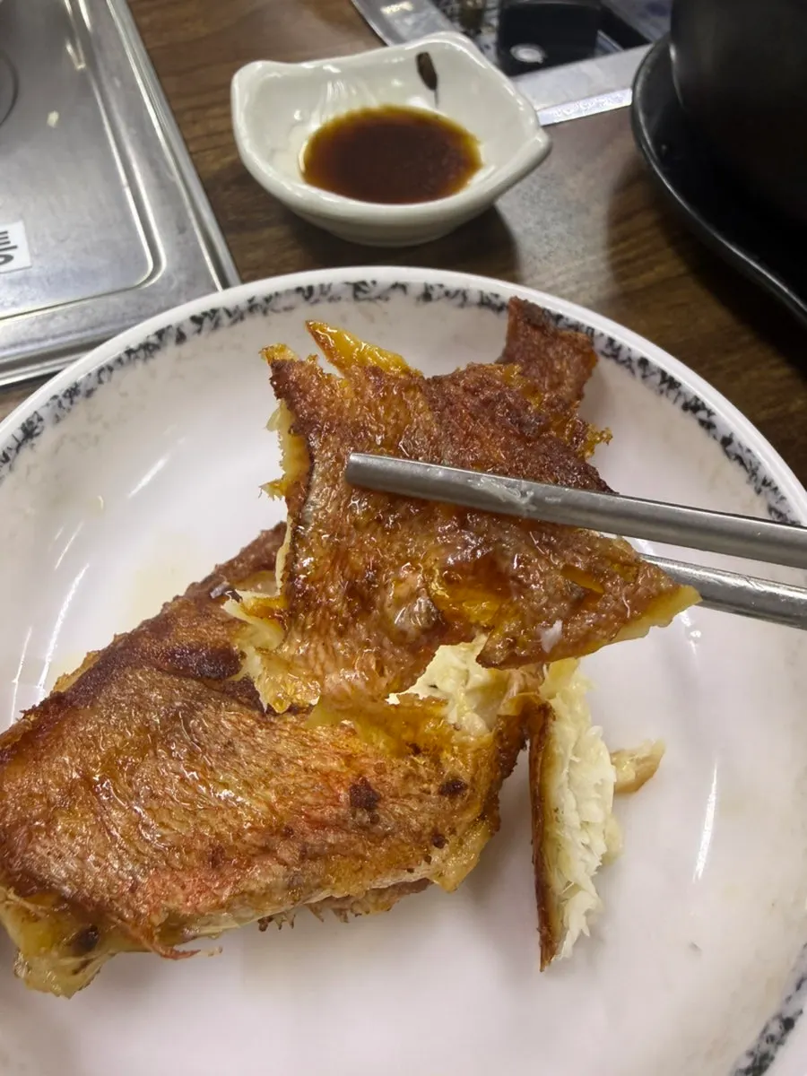 양념에 찍어 먹는 항아리 바베큐 고기