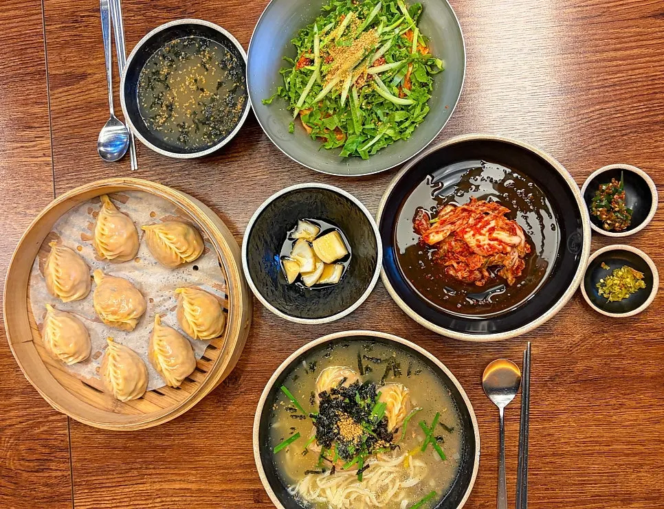 Yongja 1 kalguksu and dumpling meal