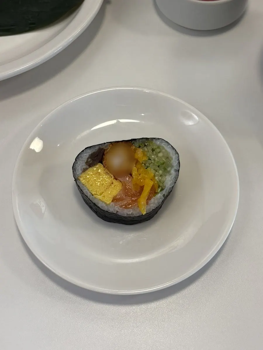 Five pieces of aged salmon futomaki