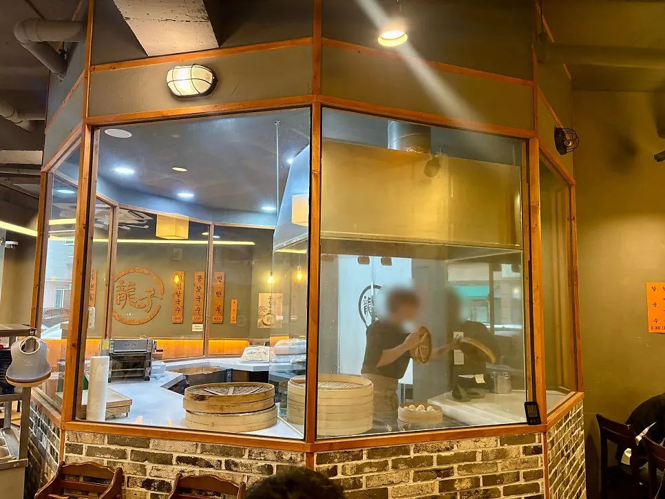 Exterior noodle-making area at Yongja 1 Gwanpyeong Branch