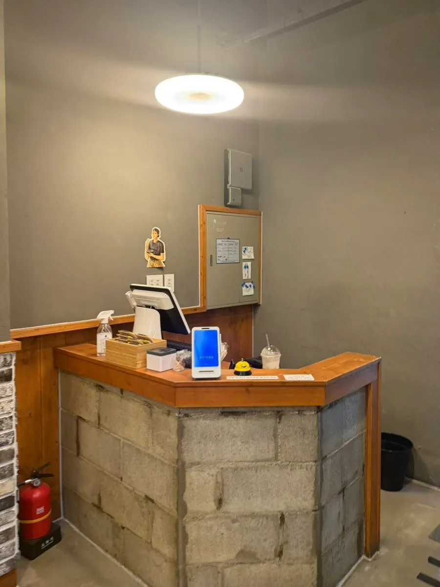 Interior of Yongja 1 Gwanpyeong Branch