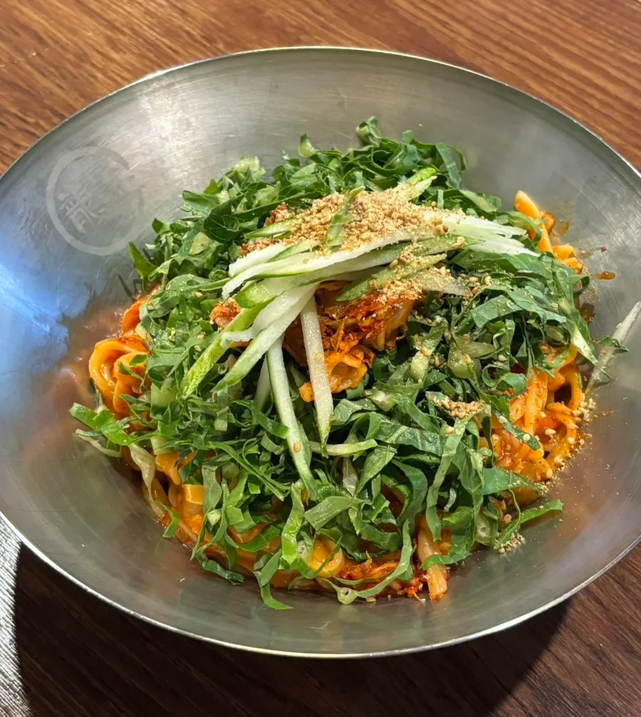 Bibim kalguksu noodles mixed together