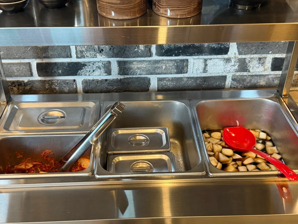 The self-serve bar for refilling side dishes