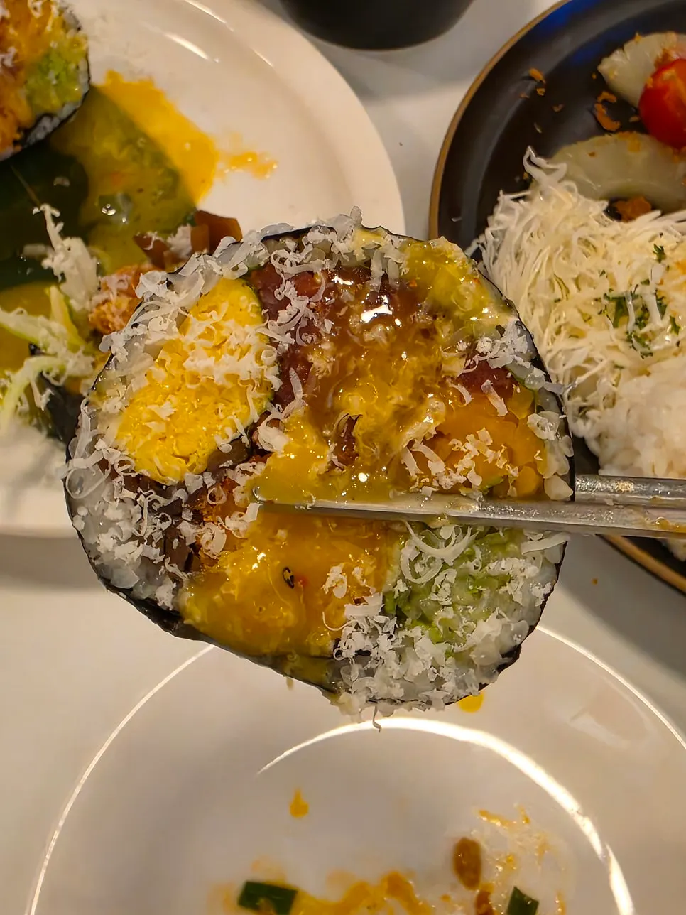 Large yukhoe futomaki