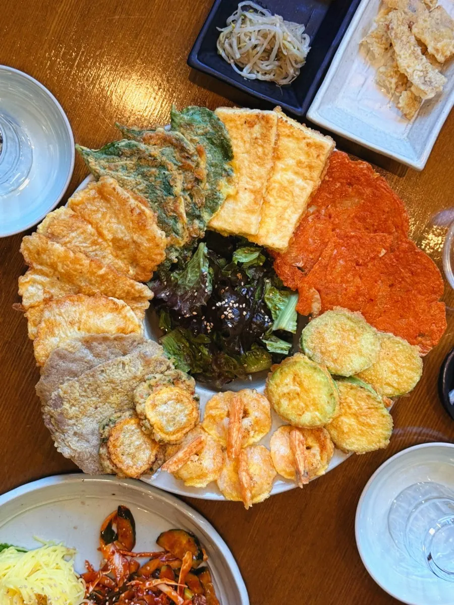 Plate of Gwibin assorted jeon with 8 kinds
