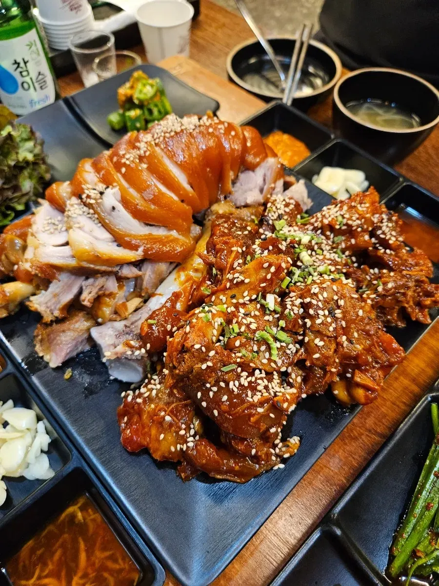 貴한豬腳蘆原店半半豬腳一桌代表照片