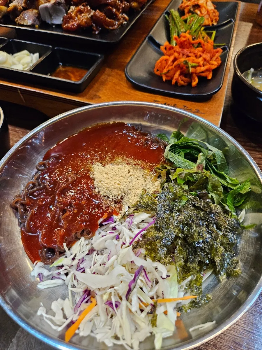 附贈的鮮果蕎麥涼麵