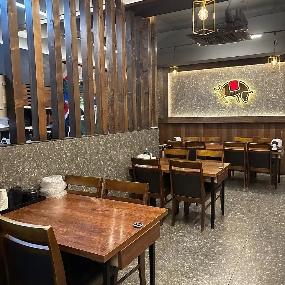 Spacious hall tables at Gwihan Jokbal Nowon Branch