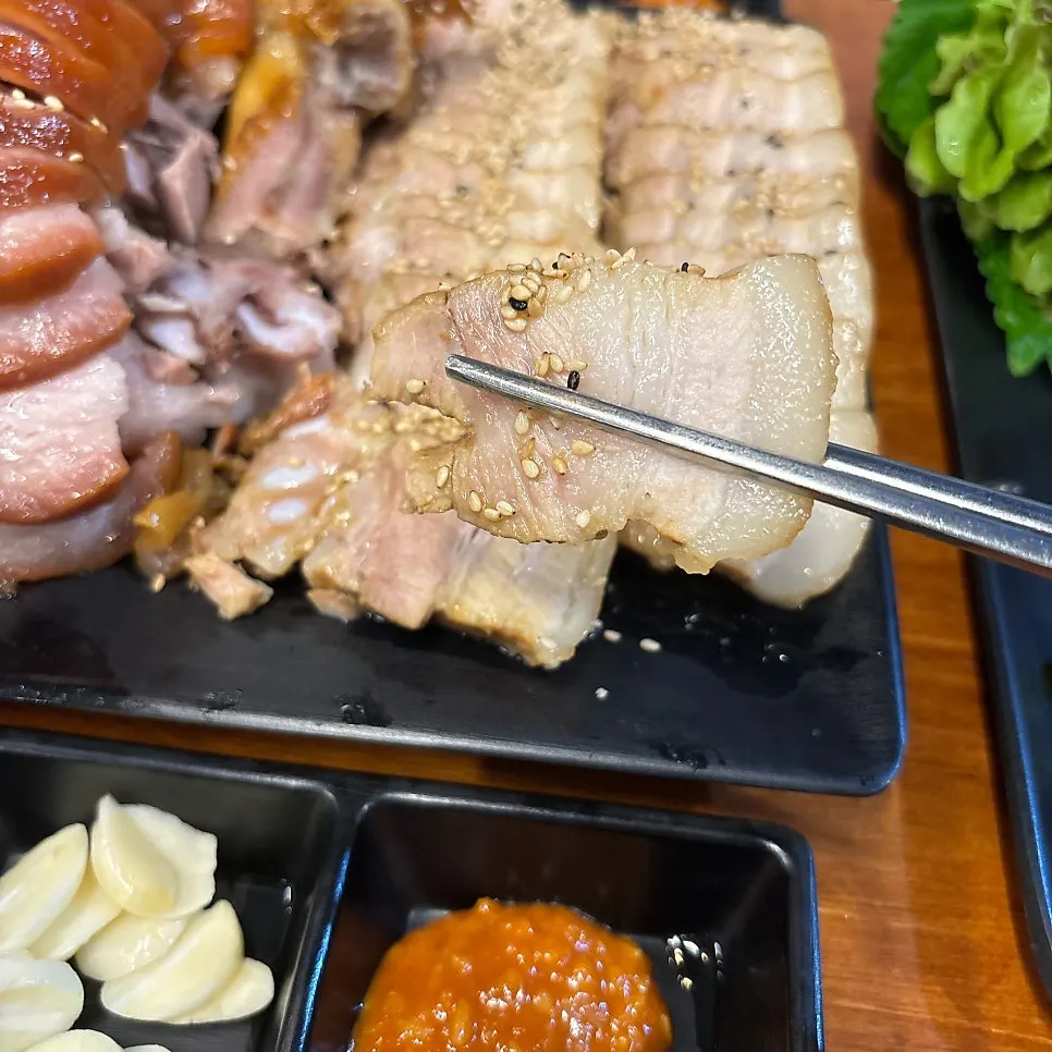 Bossam with a good ratio of fat to lean meat