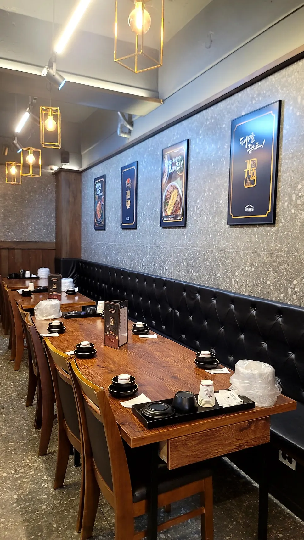 View of tables inside Gwihan Jokbal Nowon Branch