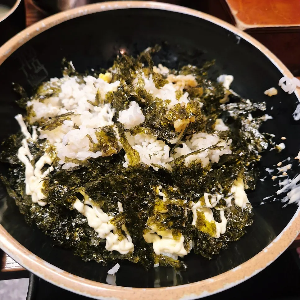 Extra-large jokbal spread with side dishes fully set out