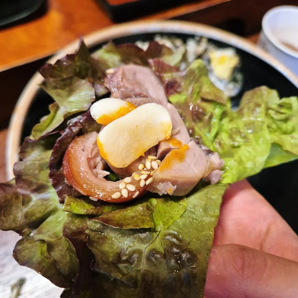 Plate of jokbal sliced into easy-to-eat pieces