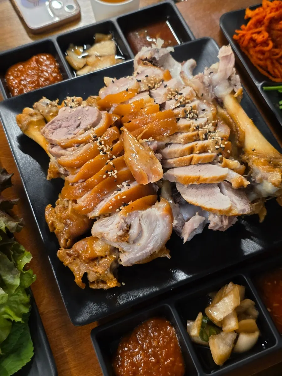 Generously portioned large jokbal