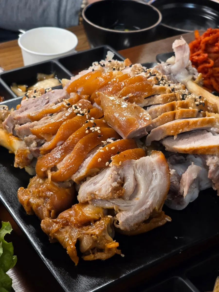 A plate of large jokbal, enough for four people
