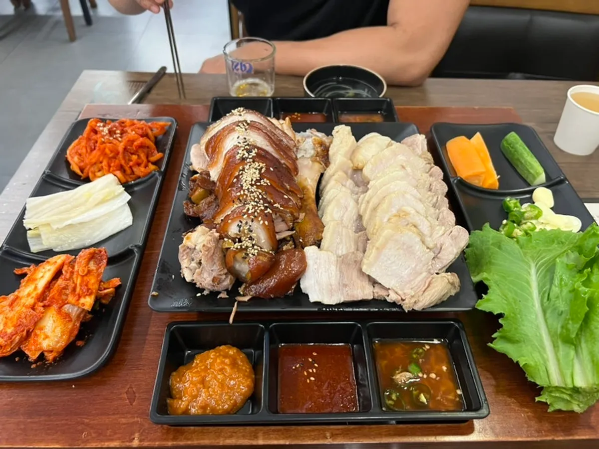 귀한족발 연신내점 대표보족세트 한상차림