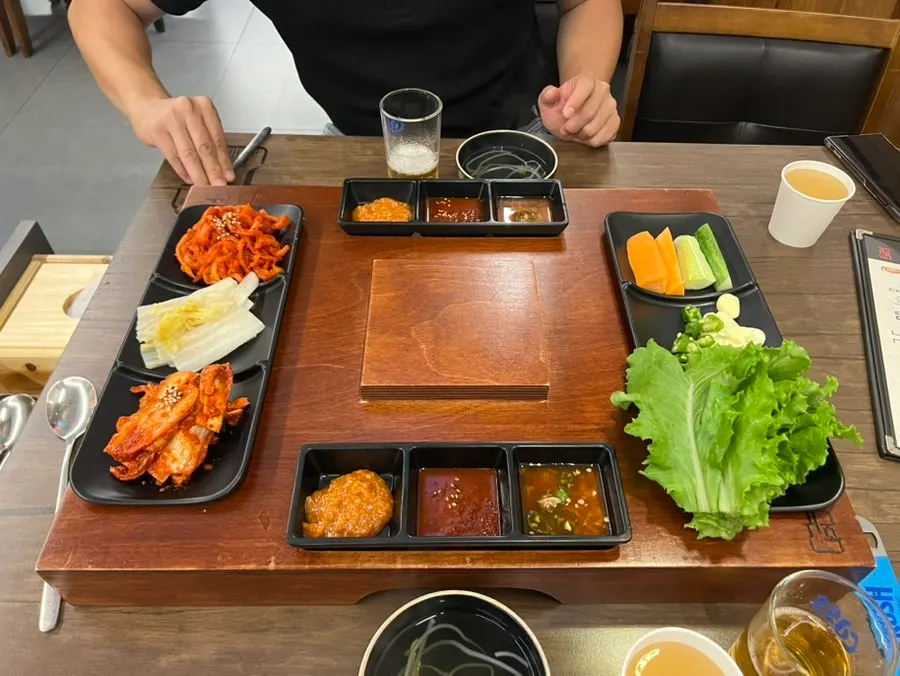 대표보족세트 소 상차림과 소주 맥주