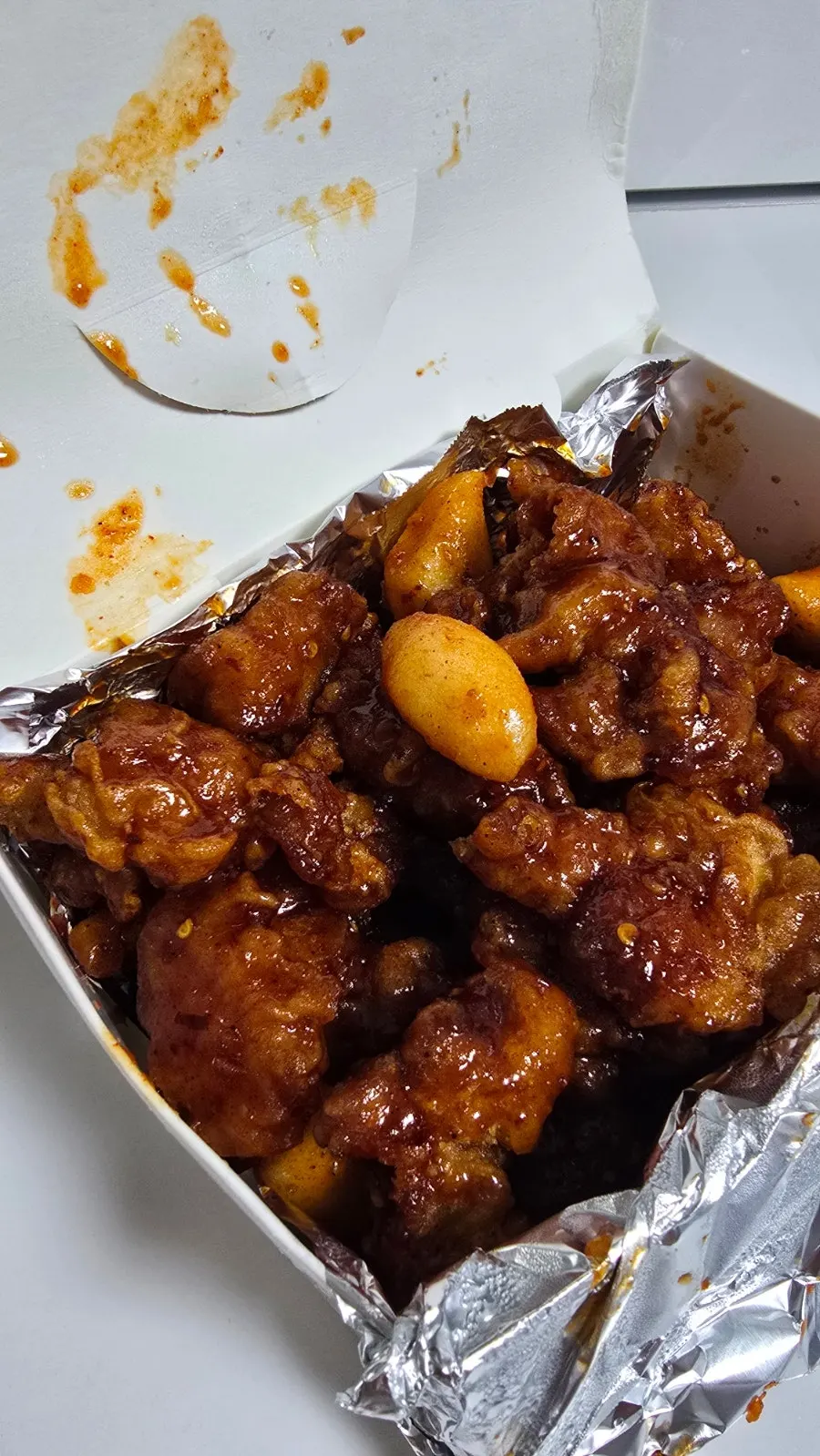 Glossy medium-spicy seasoned dakgangjeong