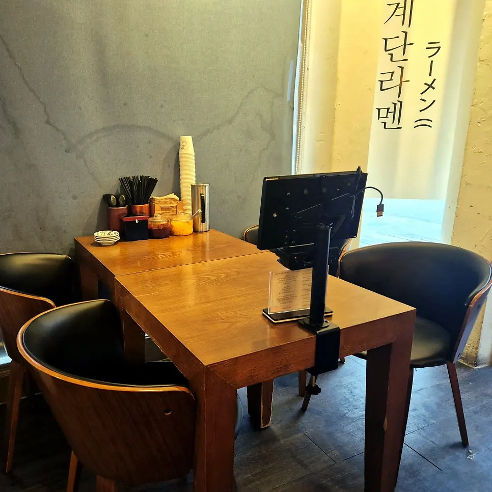4인석 테이블 좌석