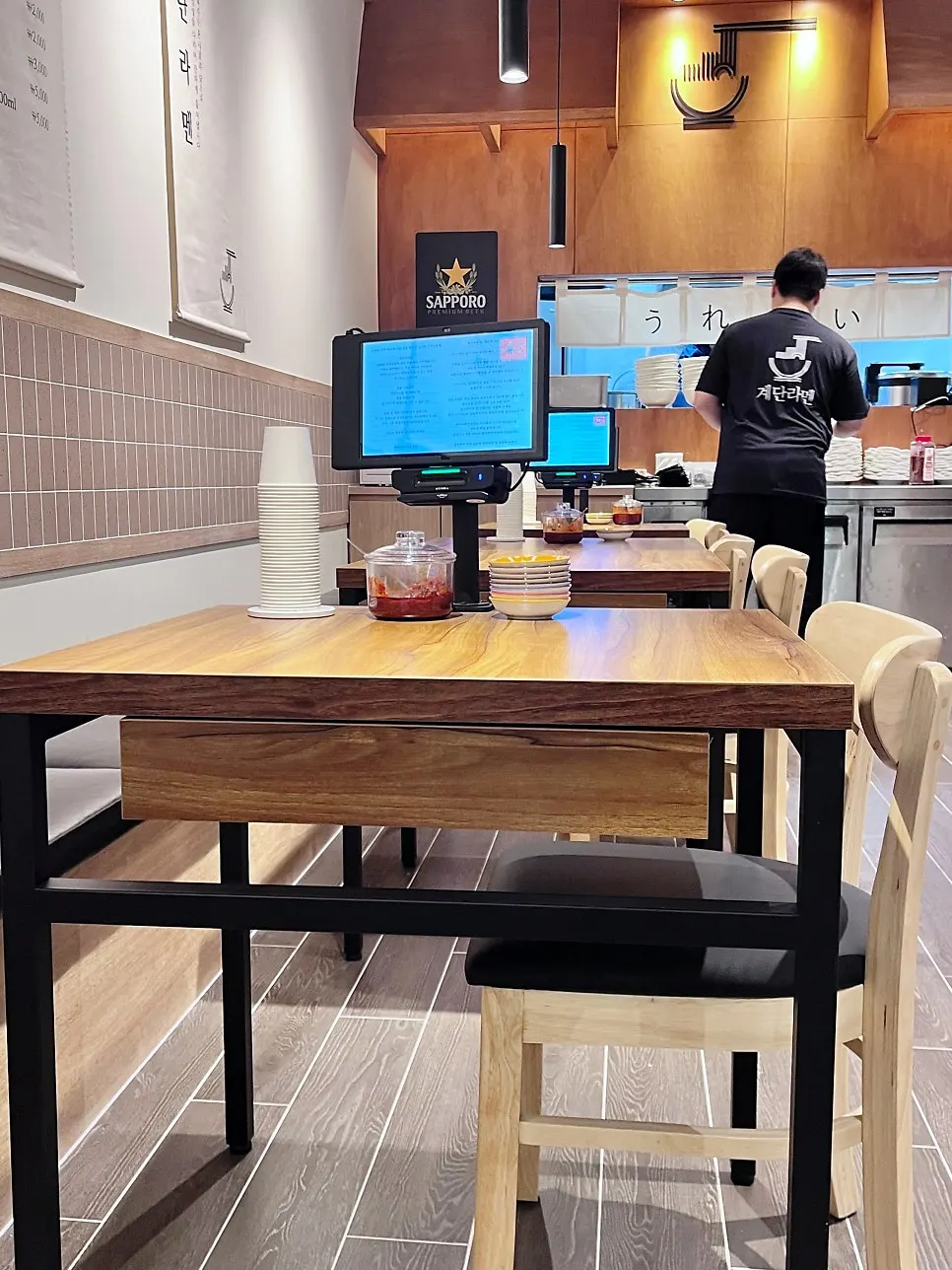 Table setting at Gyedan Ramen Mokdong Branch