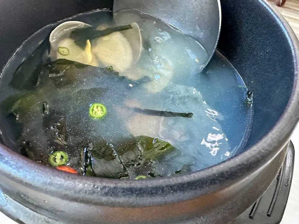Grilled cutlassfish paired with hotpot rice
