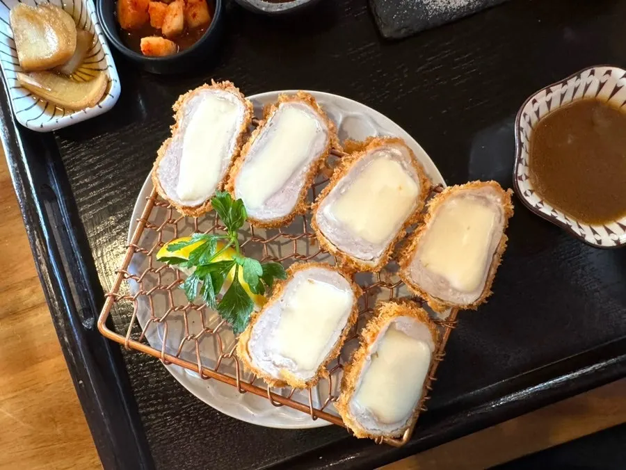 チーズたっぷりのチーズかつ