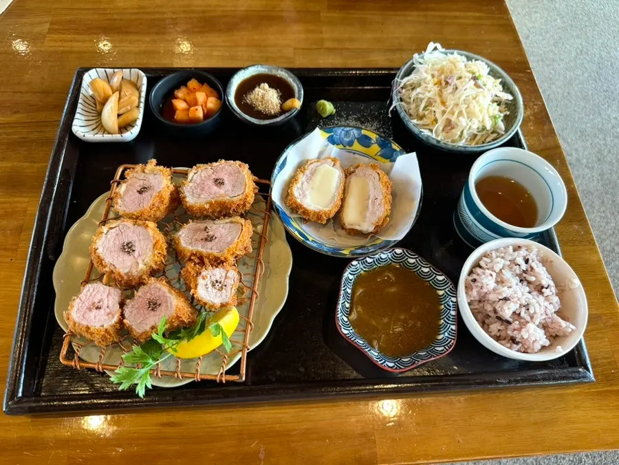 First-served tenderloin cutlet full spread