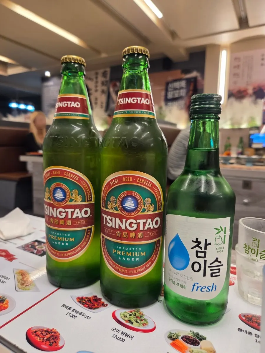 2층 창가 테라스 느낌의 야장 좌석