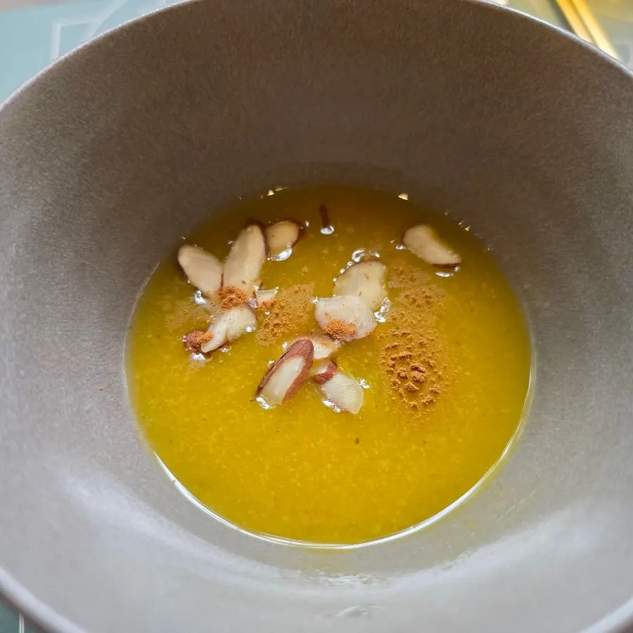 Pumpkin porridge with cinnamon and almonds