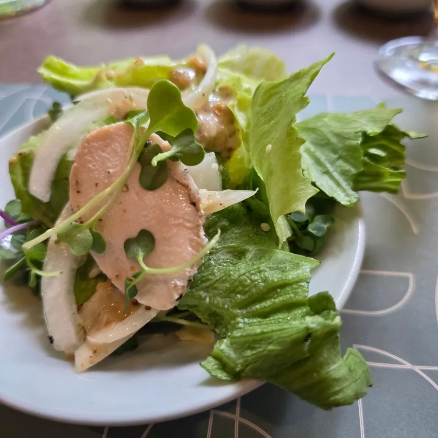 Salad with sesame dressing