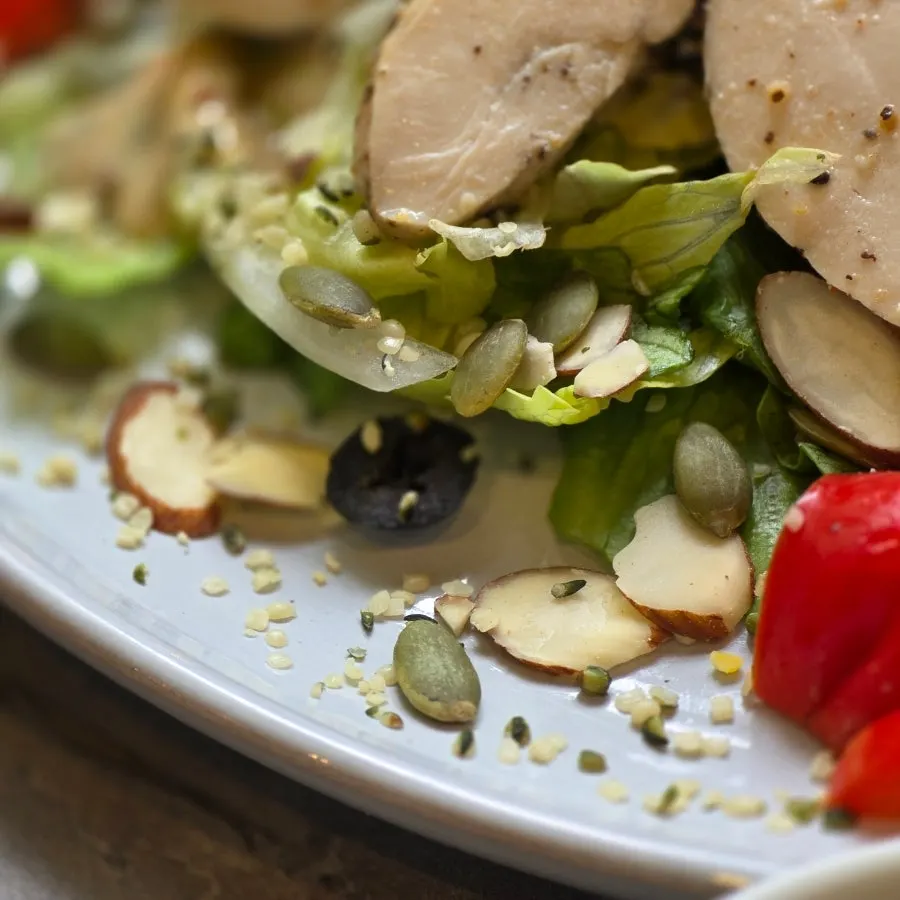 Salad with crunchy vegetables