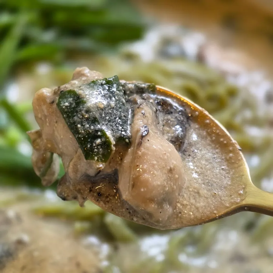 Fragrant noodles in oyster perilla soup