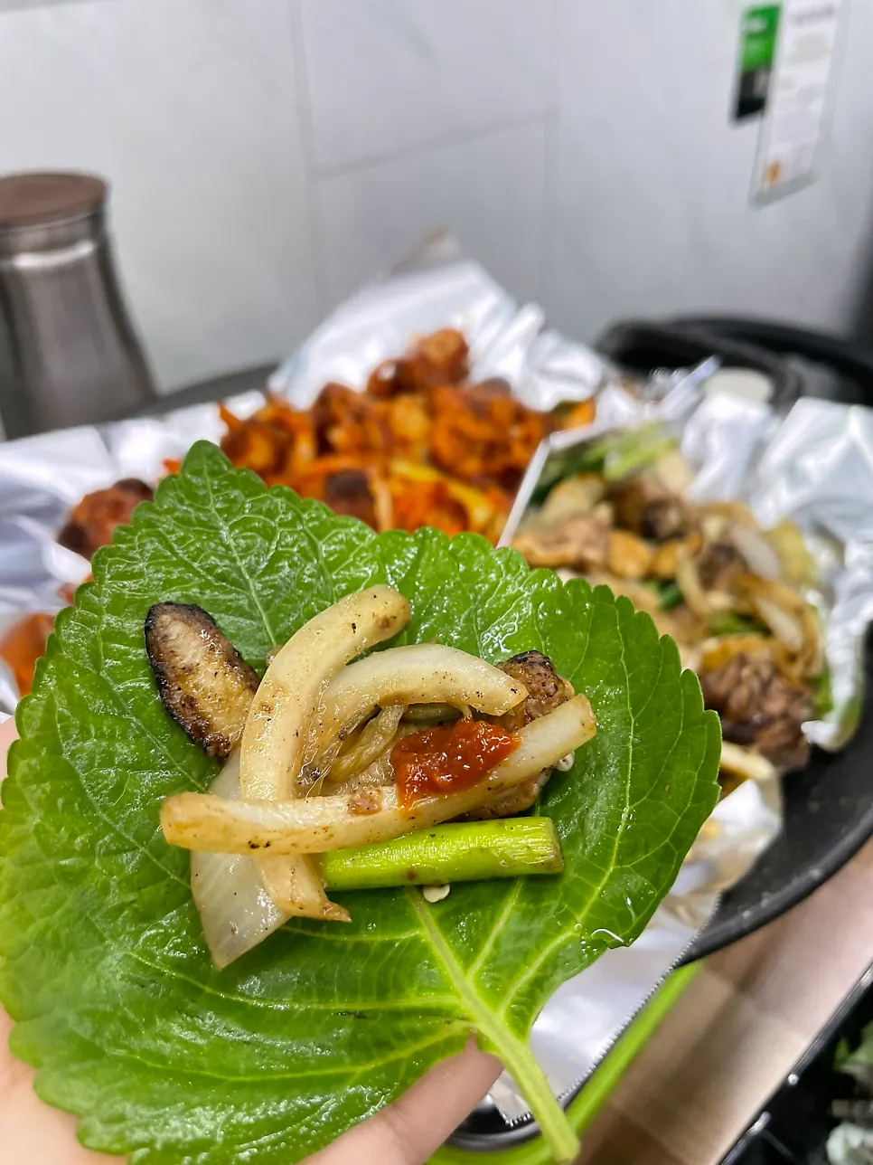 Spicy, not-too-sweet sauce-grilled hagfish