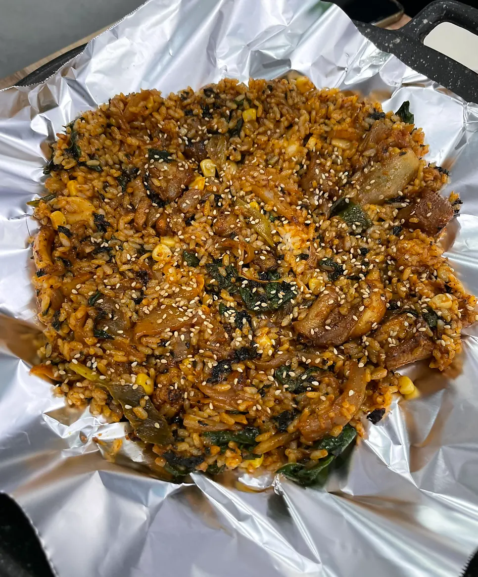 Salt-grilled hagfish dipped in sesame oil sauce