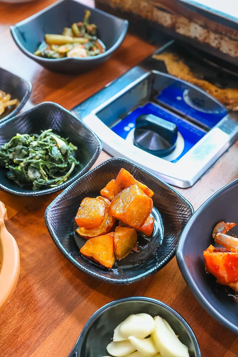 국내산 재료로 차린 담백한 밑반찬