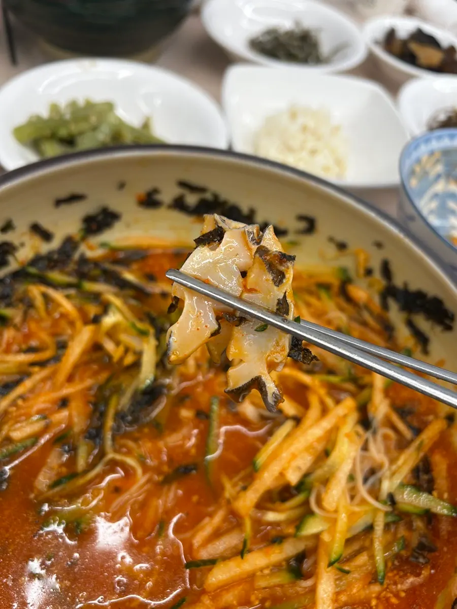 Sweet and tangy mixed abalone mulhoe