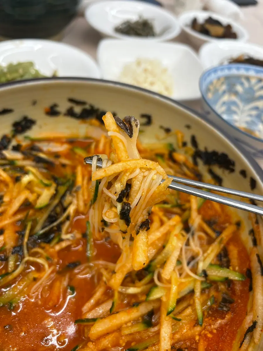 Crunchy abalone meat inside the mulhoe