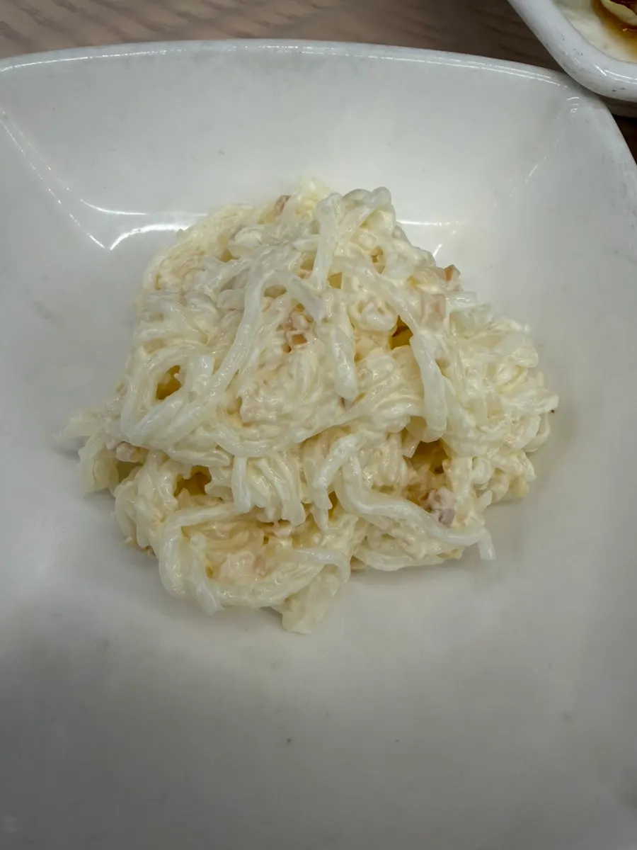 Close-up of side dishes at Wando Cham Jeonbokjip