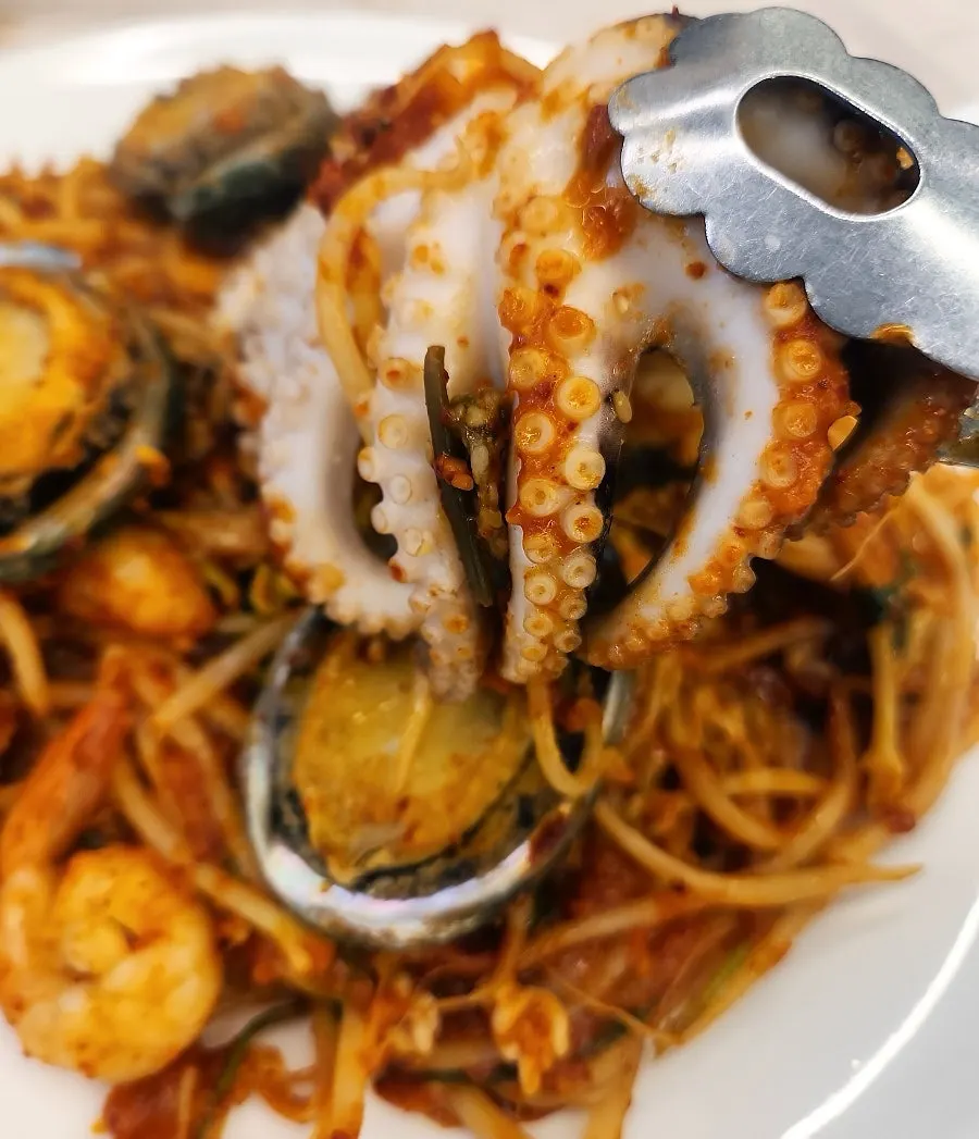 Bean sprouts and sauce in the seafood stew
